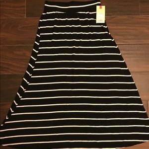 NWT Cherokee black and white long skirt